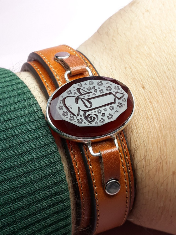 دستبند عقیق سرخ