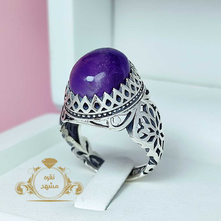 اماتیست چیست