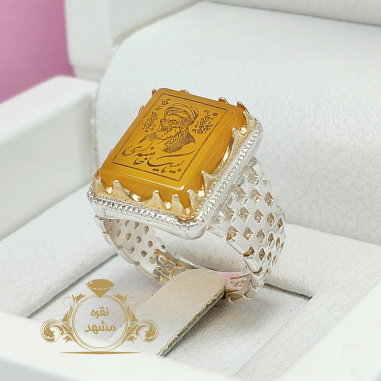 لبیک یا خامنه ای