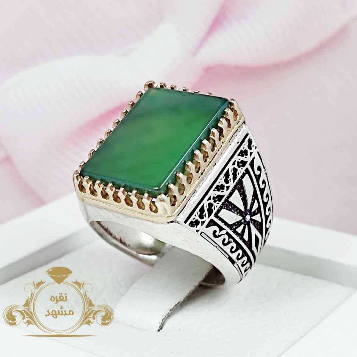 انگشتر عقیق سبز چهارگوش مردانه مدل گل
