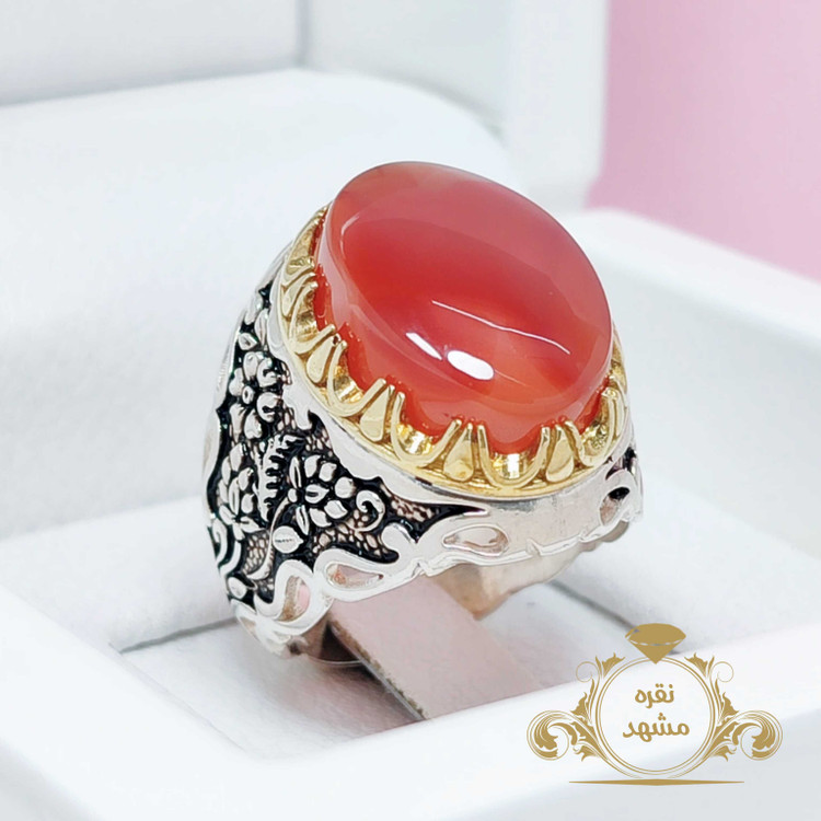 انگشتر عقیق سرخ خوشرنگ