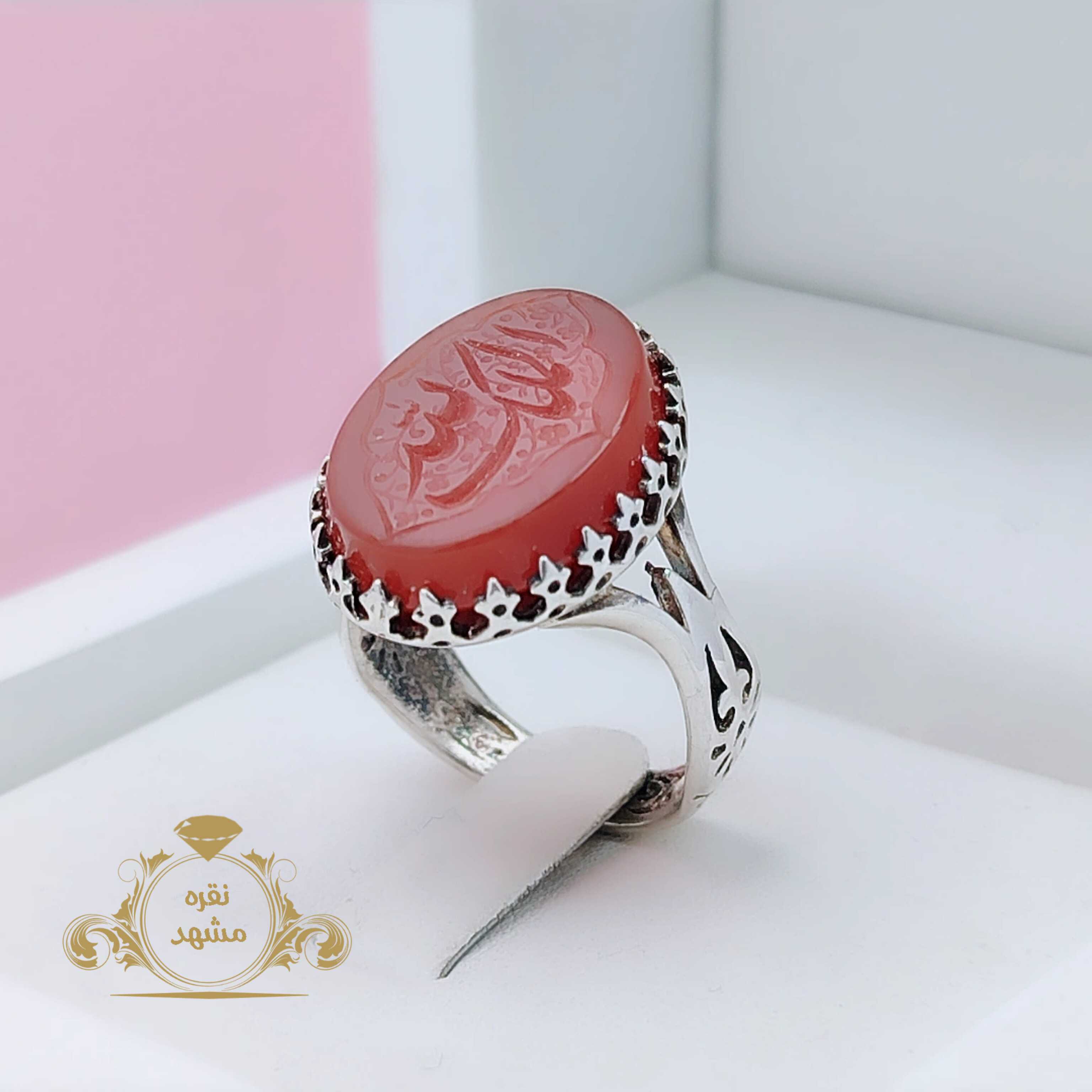 انگشتر عقیق قرمز روشن یا عقیق سرخ