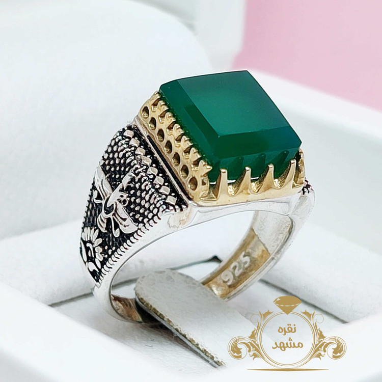 انگشتر فروهر خاص مردانه عقیق سبز معدنی چهارگوش