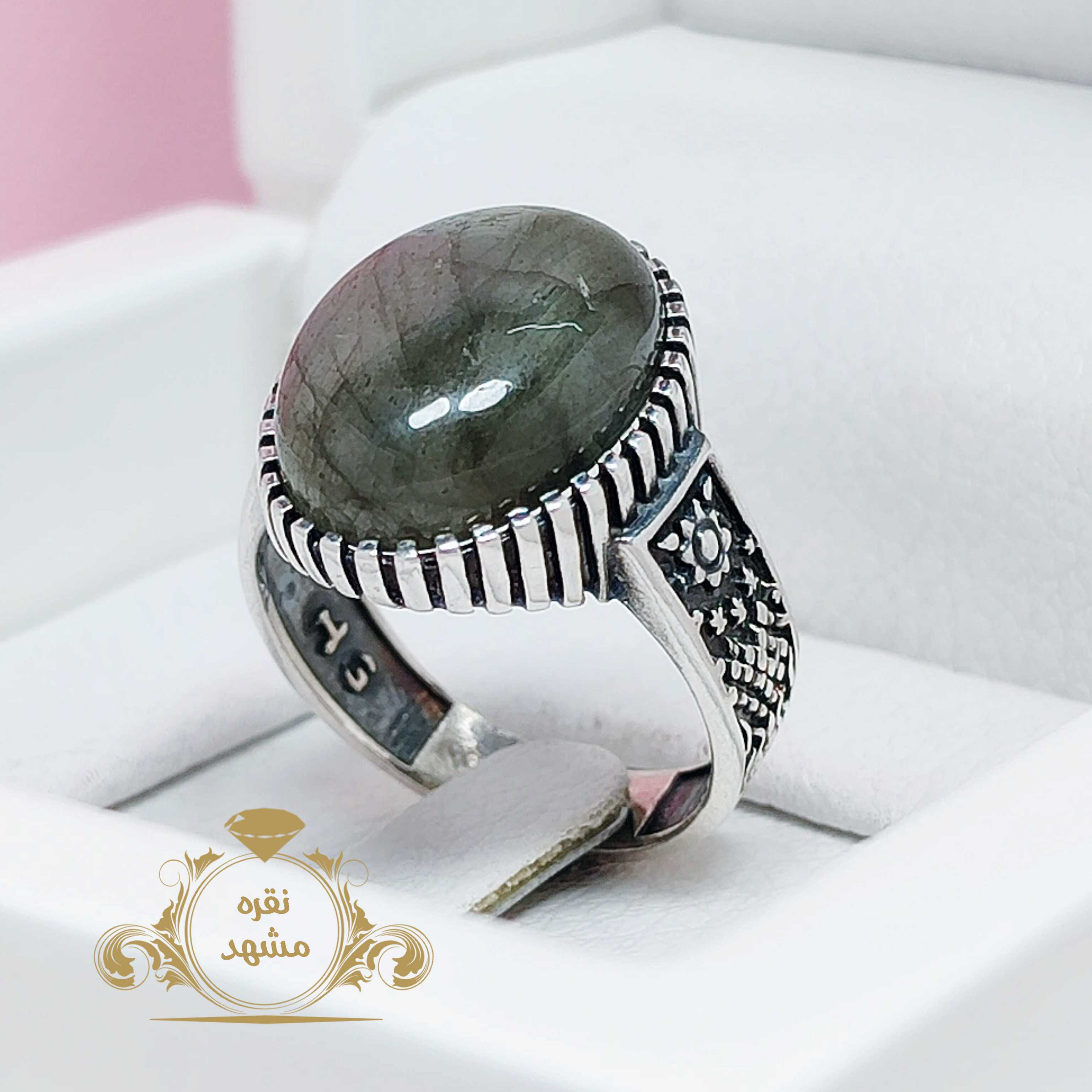 انگشتر نقره مردانه لابرادوریت ظریف رکاب طرح گل
