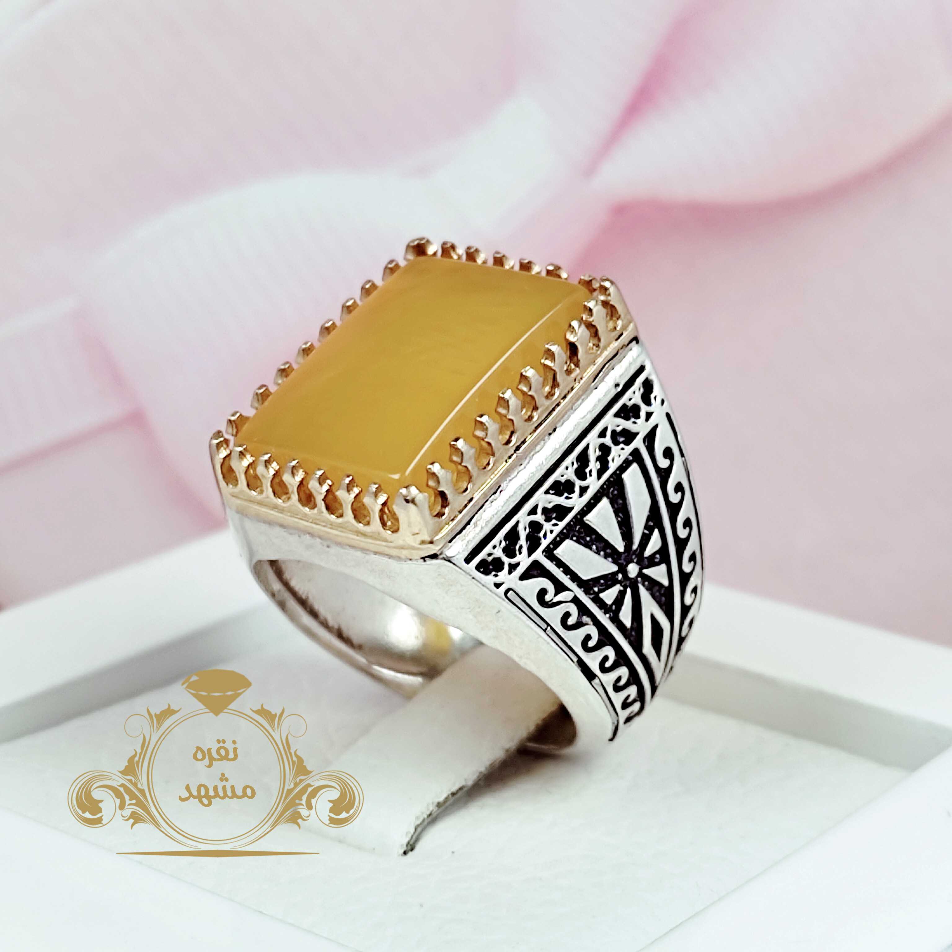 انگشتر نقره عقیق زرد مردانه چهارگوش طرح گل