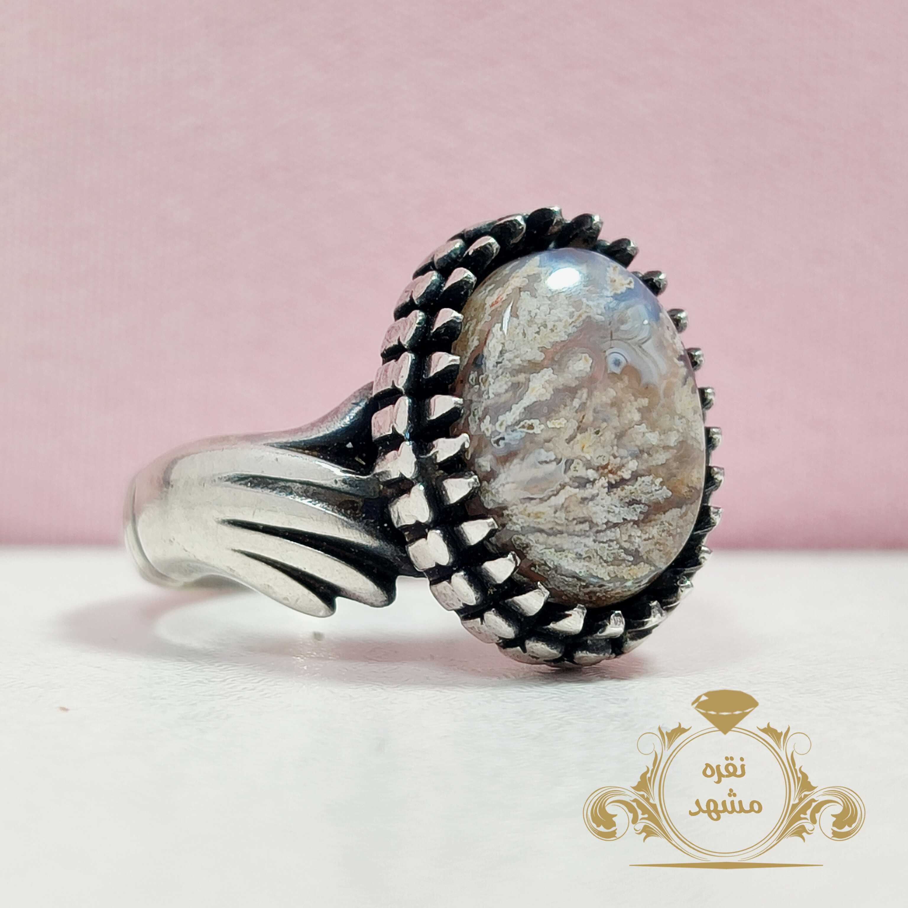 انگشتر دست و دلبر شجر مردانه شجر ظریف