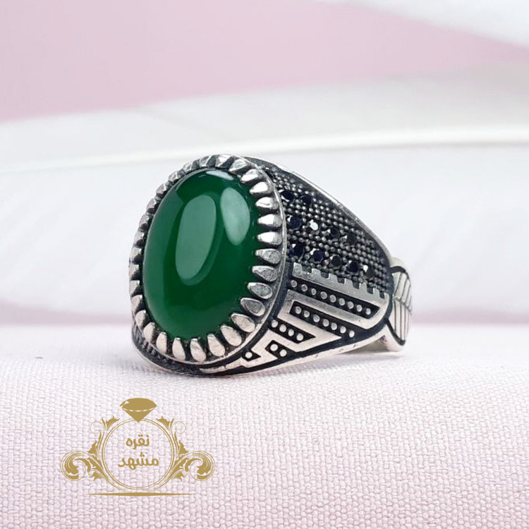 انگشتر اسپرت عقیق سبز طرح ترک نگین دار