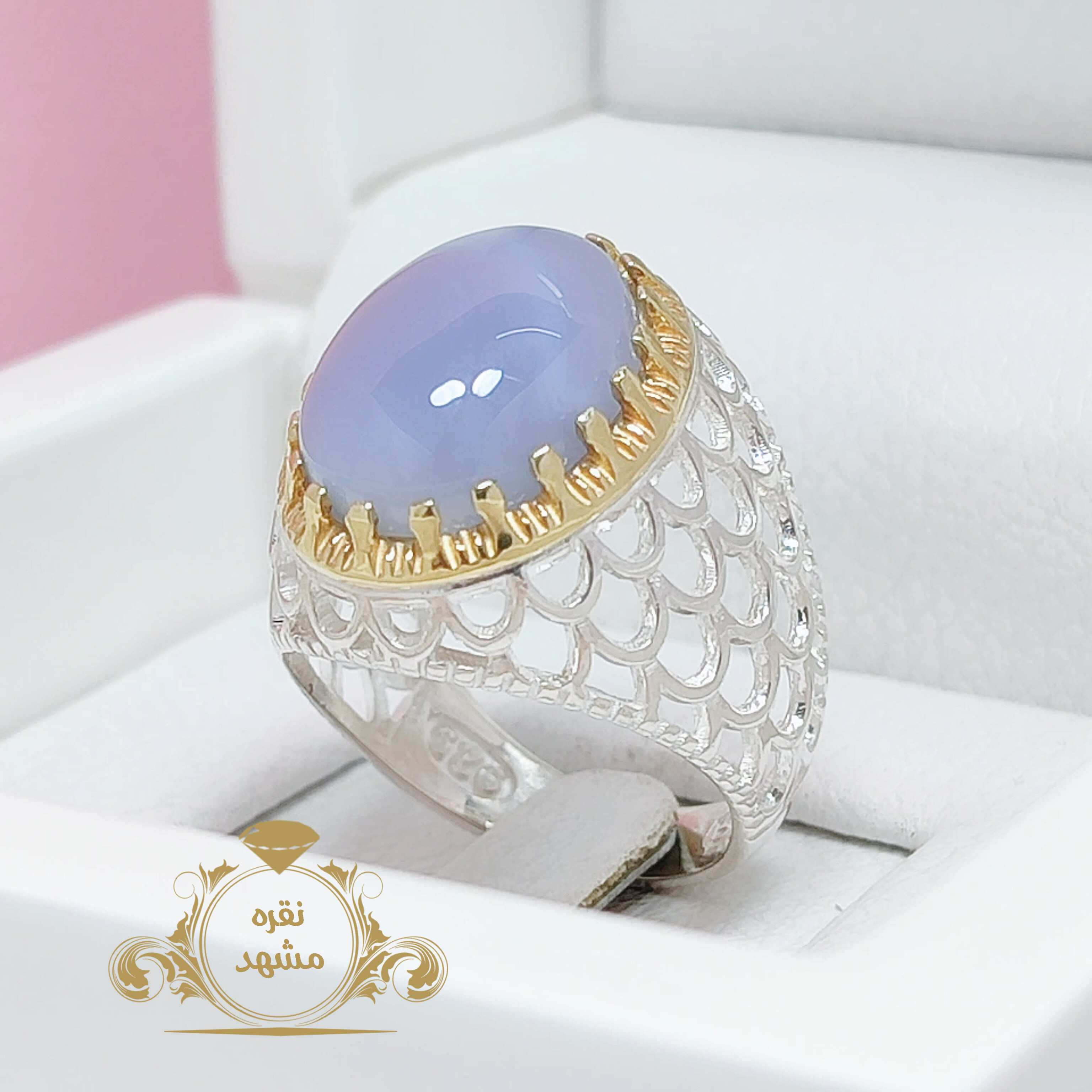 انگشتر مردانه اصلی عقیق کبود یمنی مدل توری تاج طلایی