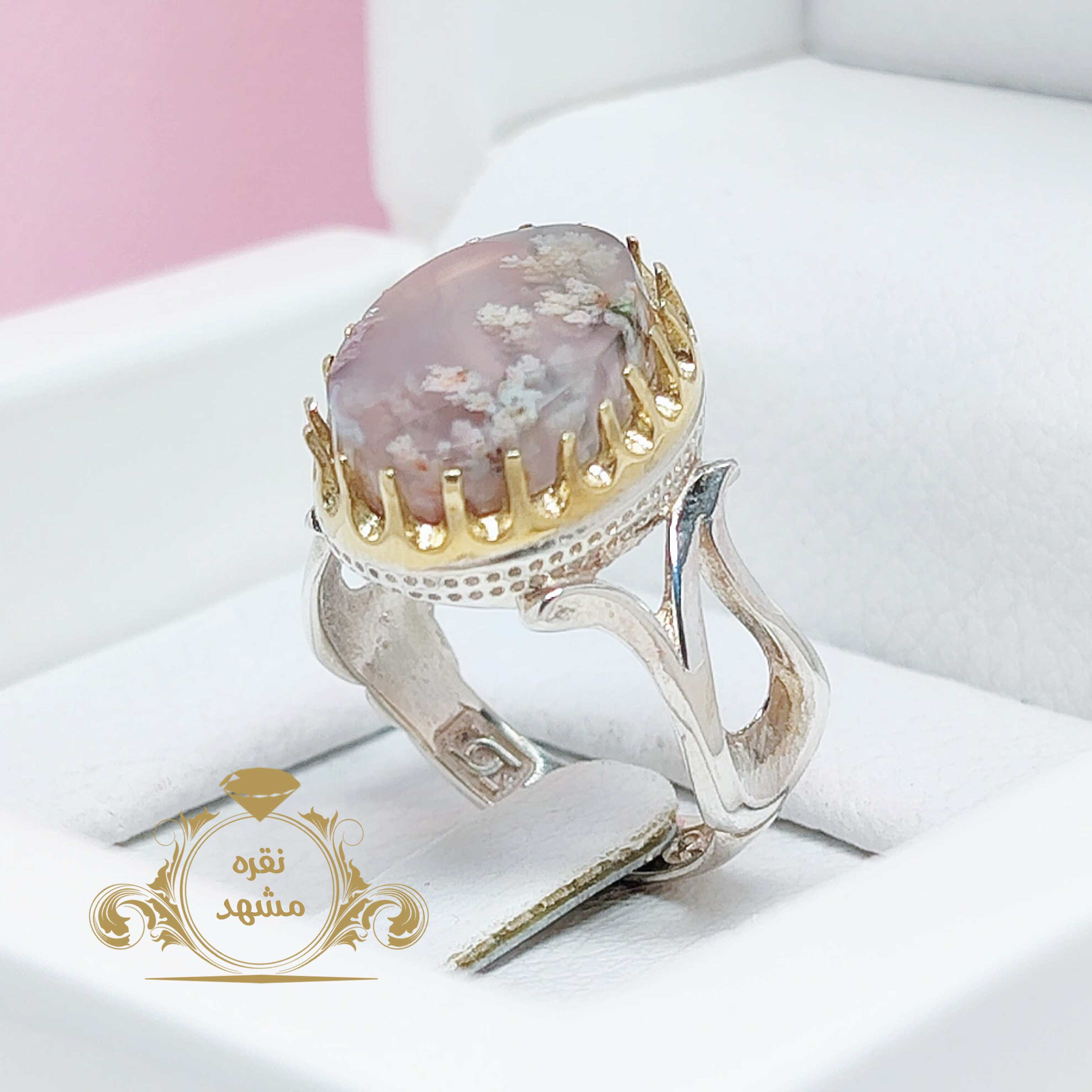 شکوفه های بهاری انگشتر شجر نقش شکوفه های بهاری  طبیعی