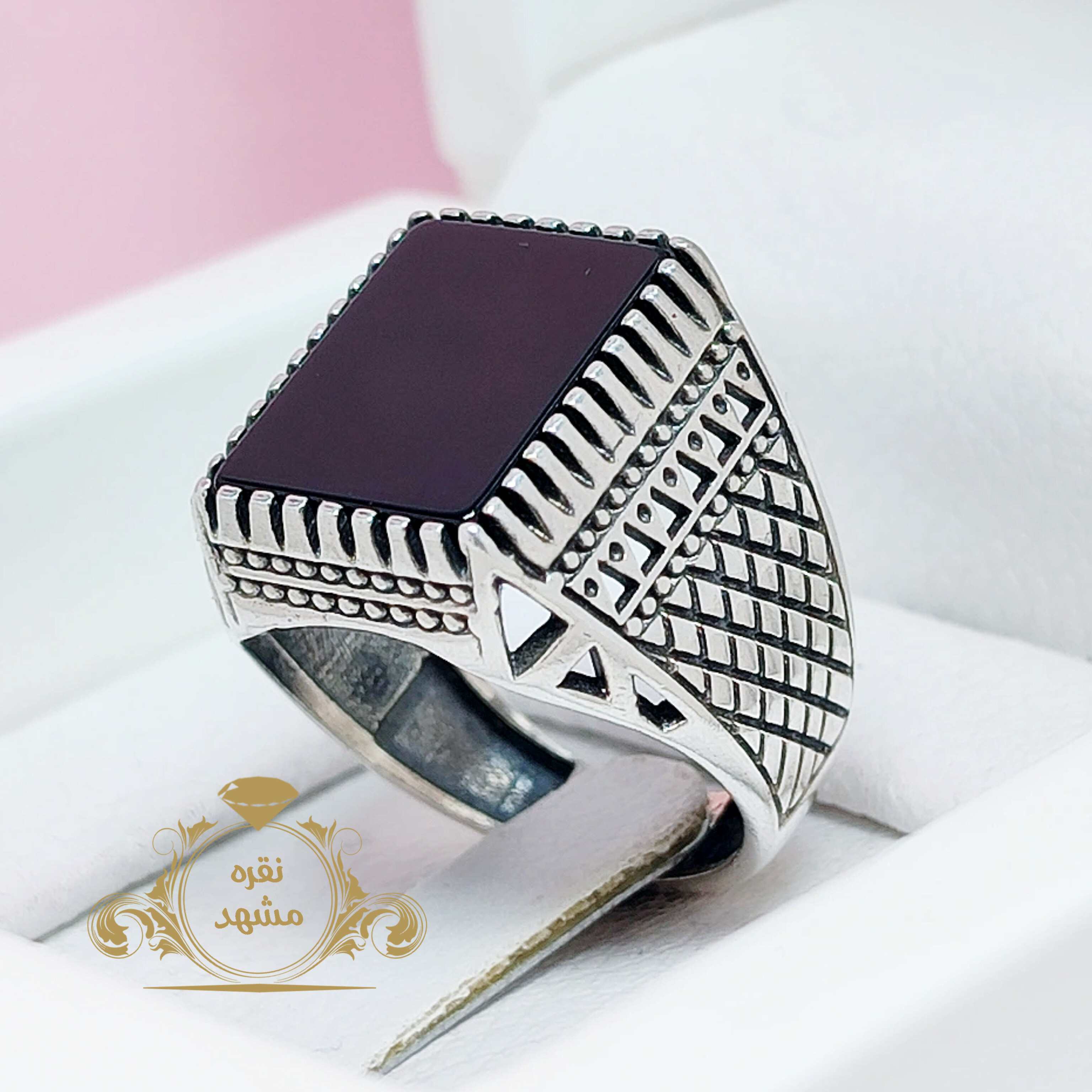 انگشتر مردانه عقیق مشکی با رکاب نقره