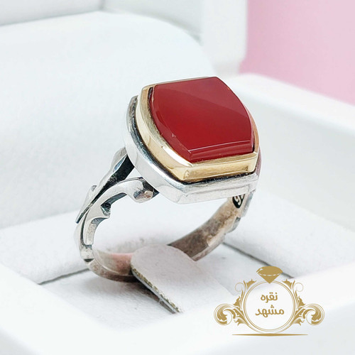 انگشتر مردانه عقیق سرخ تاج برنجی اصلی