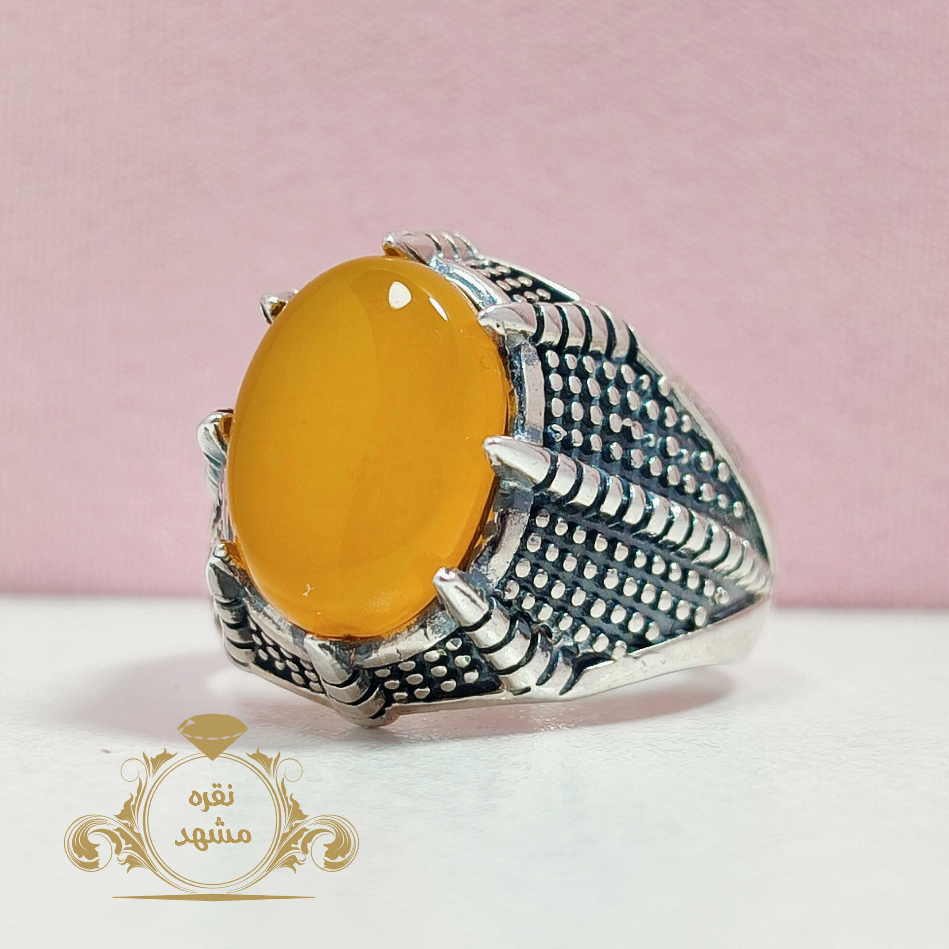 انگشتر مردانه عقیق زرد خوشرنگ پنجه عقابی