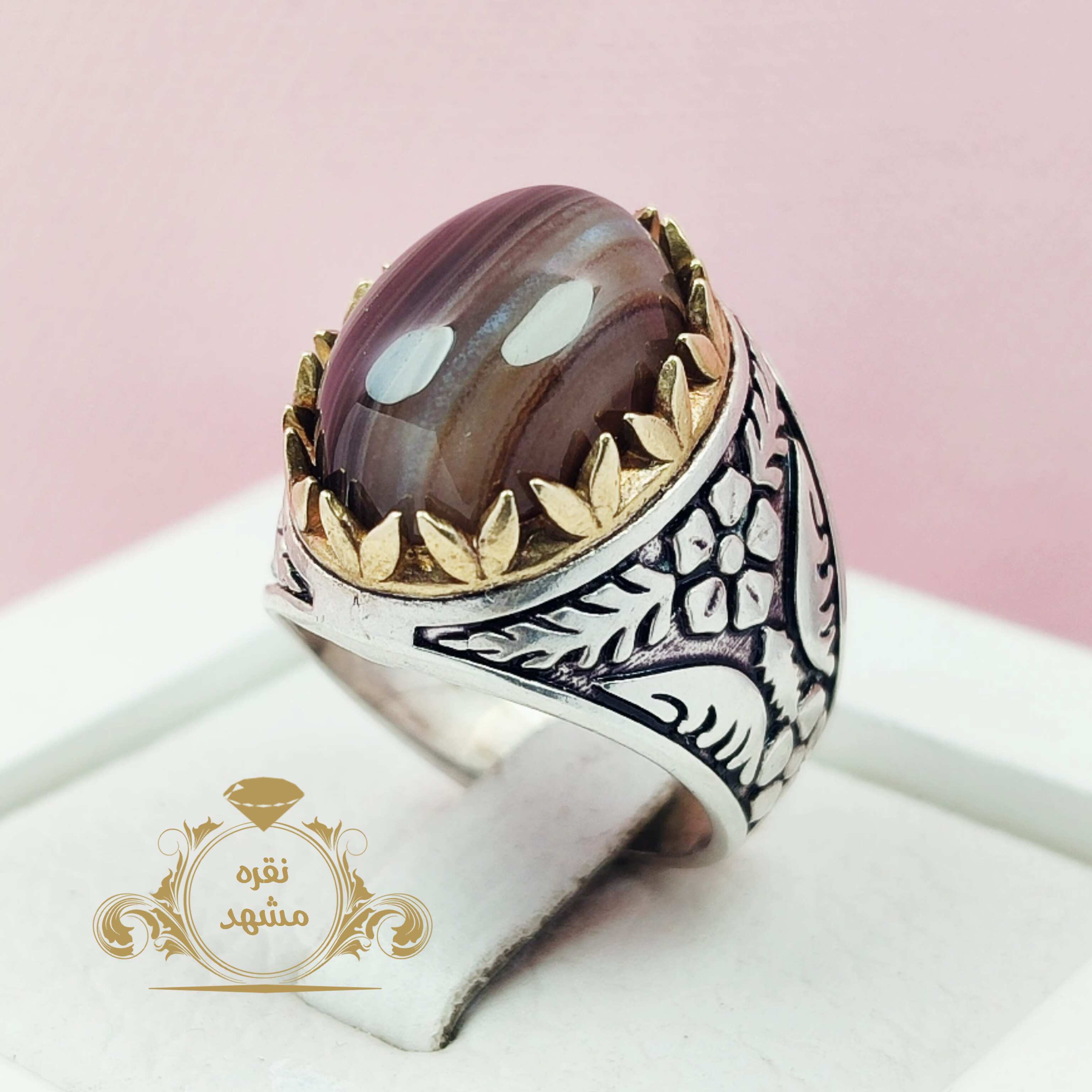 انگشتر عقیق سلیمانی مردانه تیره قهوه ای طرح گل