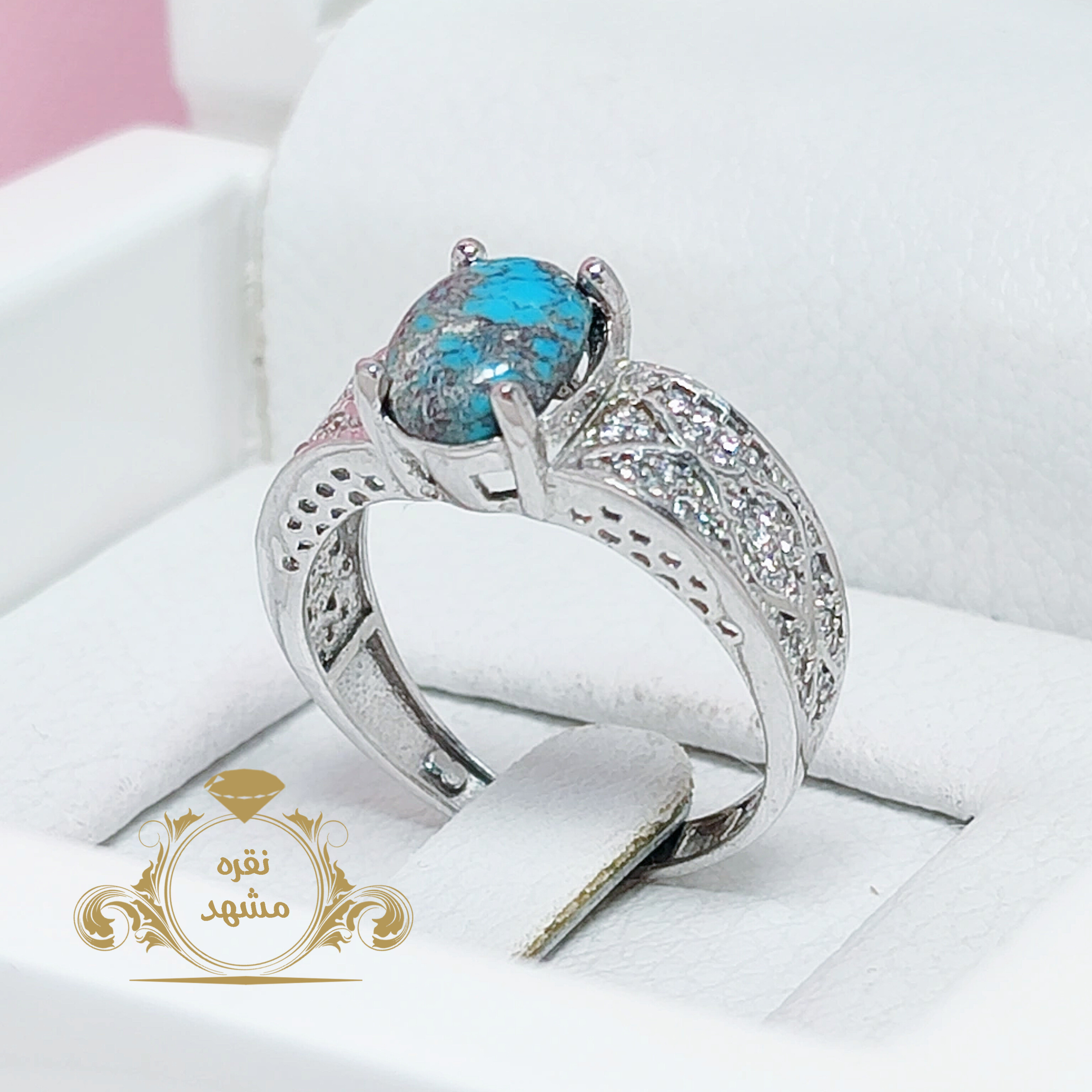 انگشتر زنانه با نگین فیروزه نیشابوری